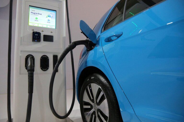 Biden hopes to build 500,000 EV charging stations;  China Post: Only 7 have been manufactured in more than 2 years