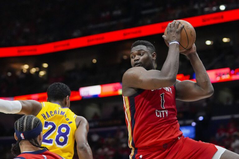 NBA/Pelicans Williams scored 40 points but was injured and the Lakers advanced to the first round to face the Nuggets.

