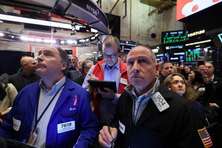 US stocks were mixed in early trading as we waited for Ball to speak